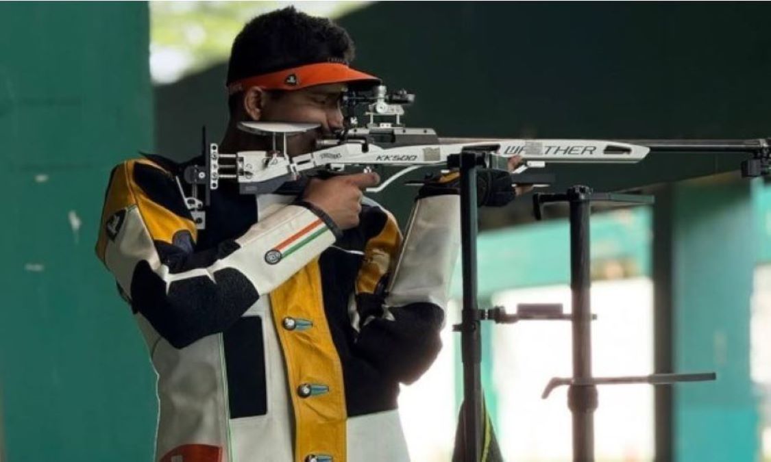 Asian Games: Dhillon wins silver,Rudrankksh bronze in 10m Air Rifle