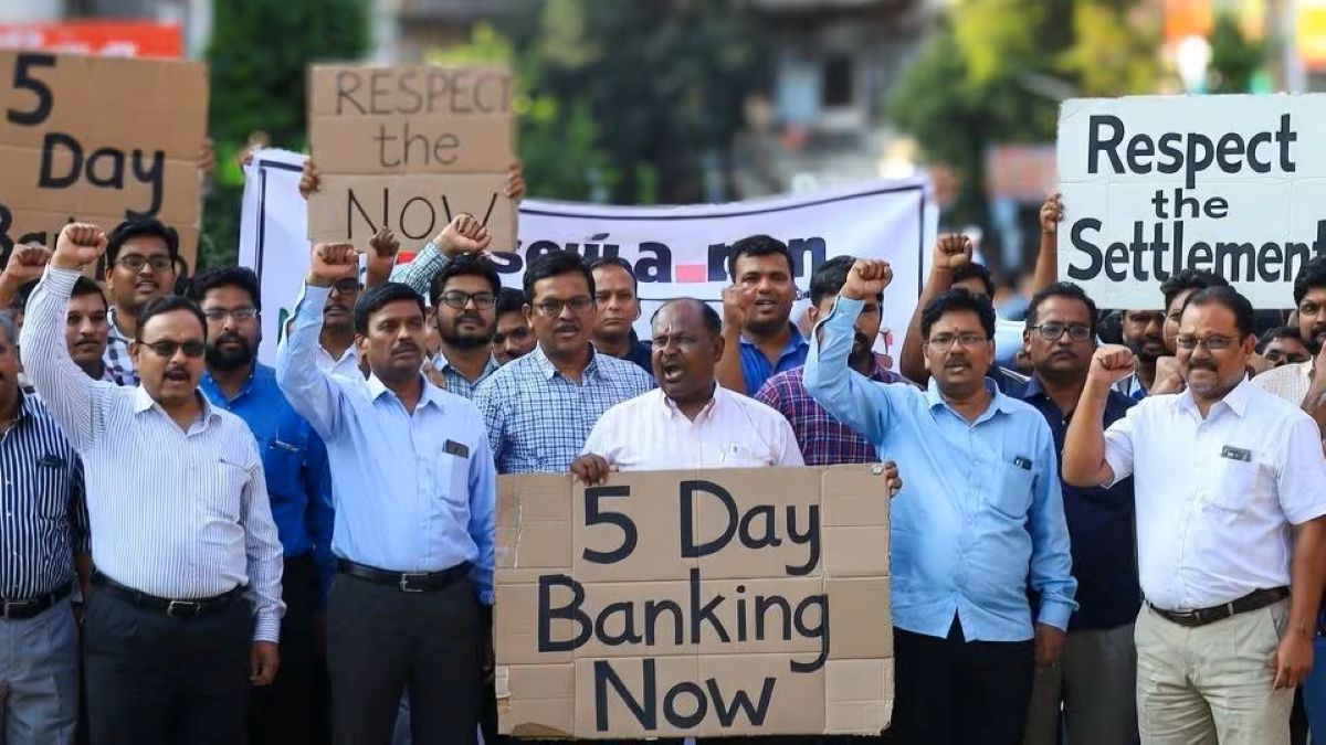 Banks to remain open on Sunday in view of proposed strike