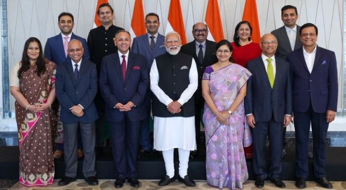 PM Modi meets leading business leaders in Malaysia