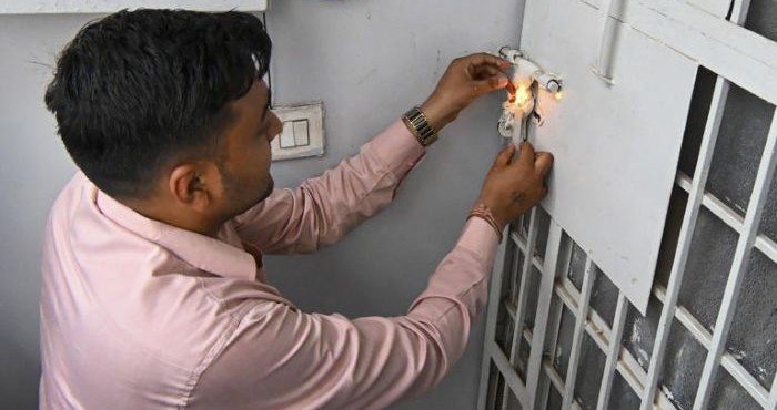 UP launches special drive against illegal coaching centres