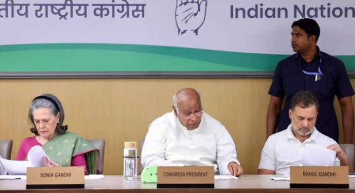 Kharge says Modi govt 'destroyed' students' future