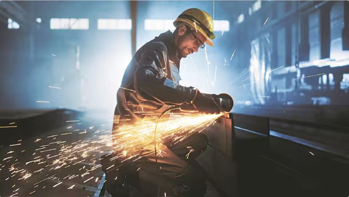 Core infrastructure output rises to 30-month high of 7.9% in September