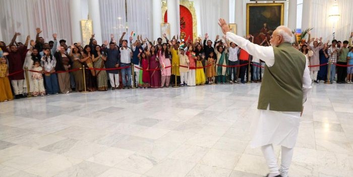 PM Modi arrives in Nice, Receives warm welcome by French dignitaries