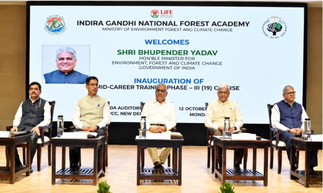 Yadav urges forest officers to balance development with conservation