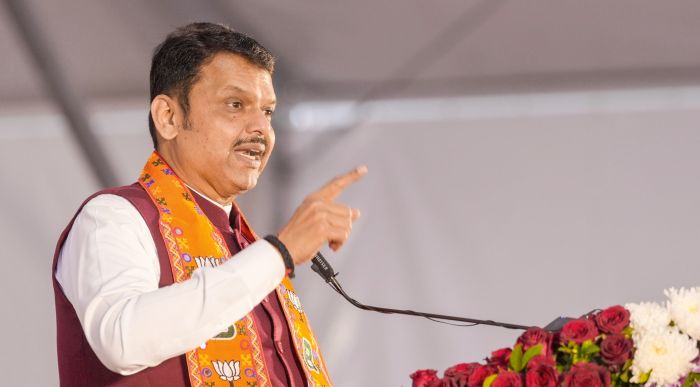 Fadnavis blasts local BJP leaders for alliance with Cong, AIMIM