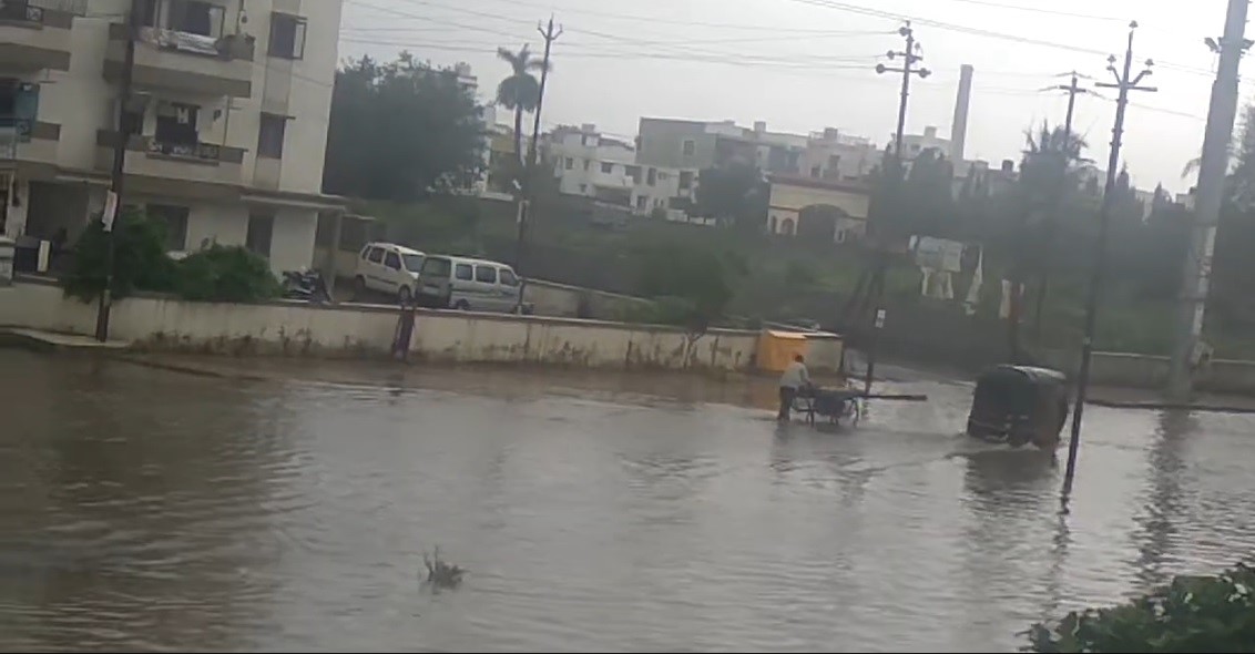 Several Gujarat districts on flash flood alert as heavy rain batters state