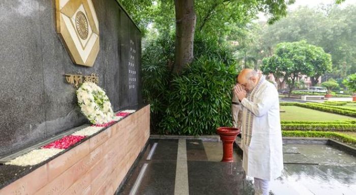 Take strict measures against infiltration, Amit Shah directs agencies