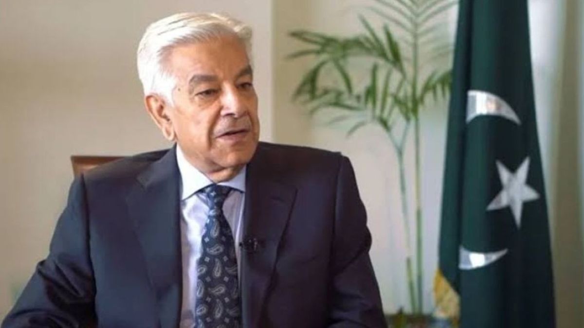 Pakistan: Defence Minister flags exodus of top officials in country
