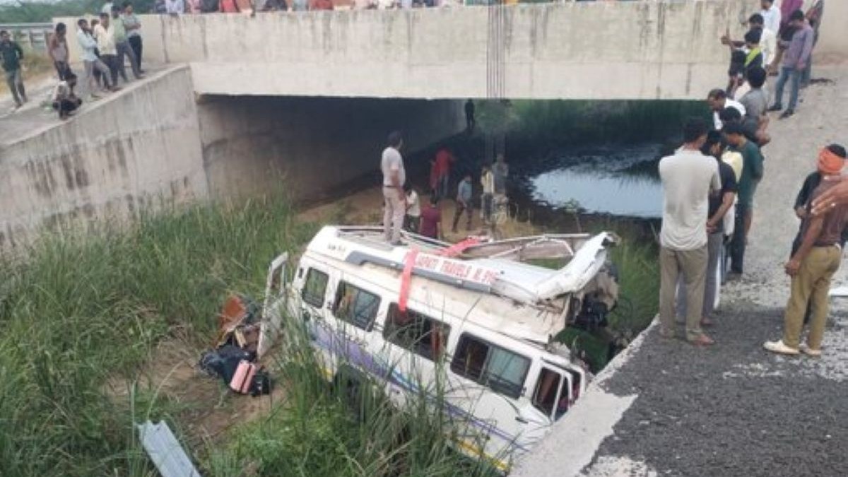 Rajasthan: 8 from MP killed as mini bus falls into drain in Kota