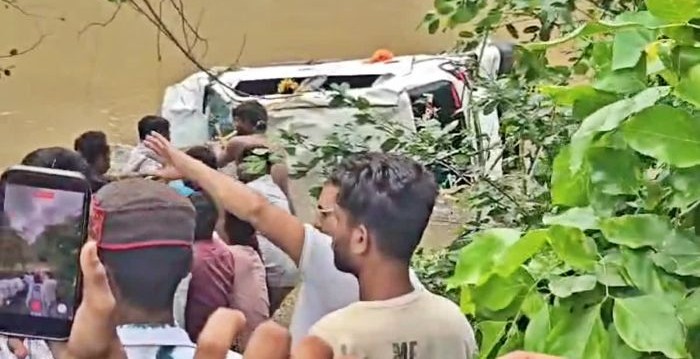 MP: Eight killed as car falls into swollen drain in Agar Malwa