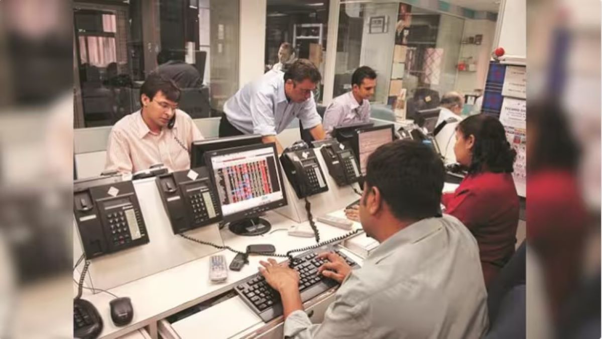 Nifty below 22,650, Sensex down 252 pts; IT FMCG shine 