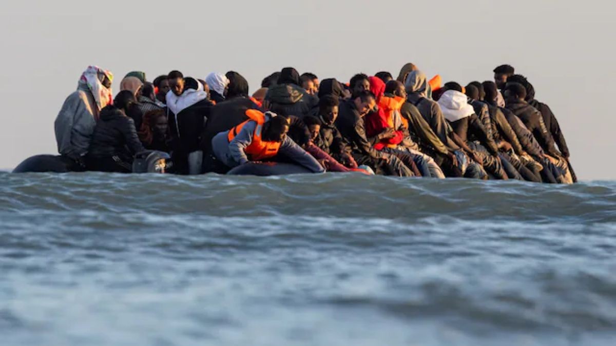 UK-France 'one in, one out' migrant deal scrapped