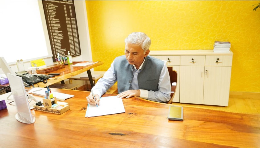 Anurag Jain assumes charge as NITI Aayog CEO