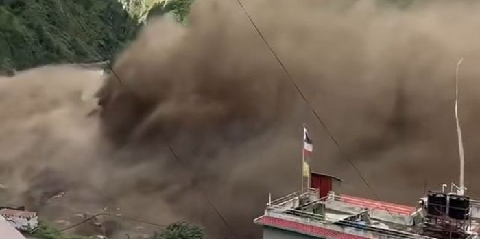 Nepal flash flood kills at least 9 people, 384 tourists missing