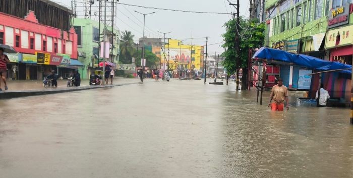Heavy rain lashes Odisha, several rivers on rise