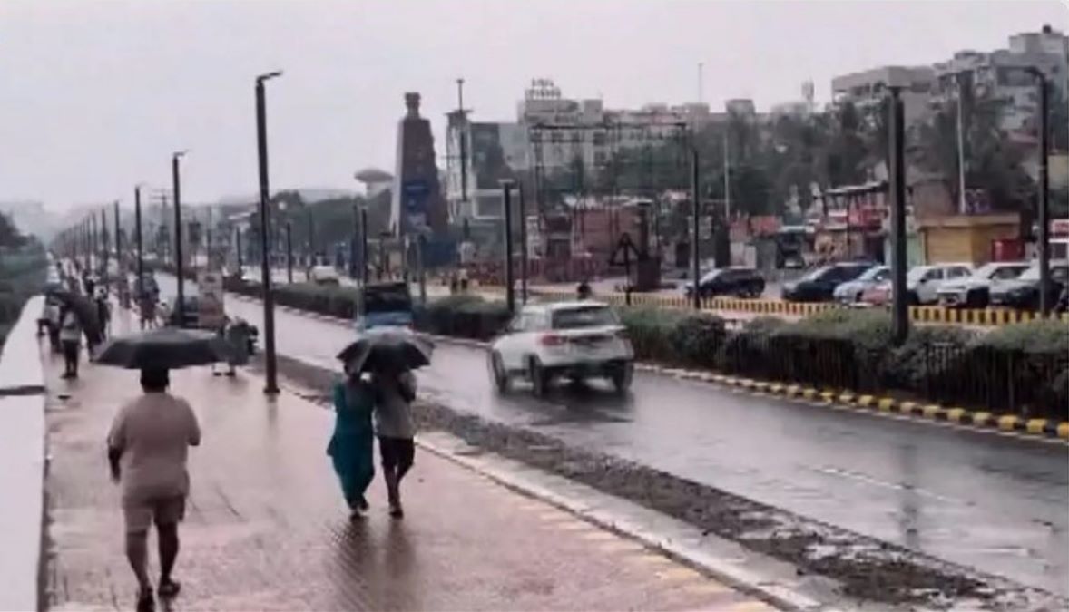 Heavy rains lash parts of Odisha as cyclone Arnab nears east coast