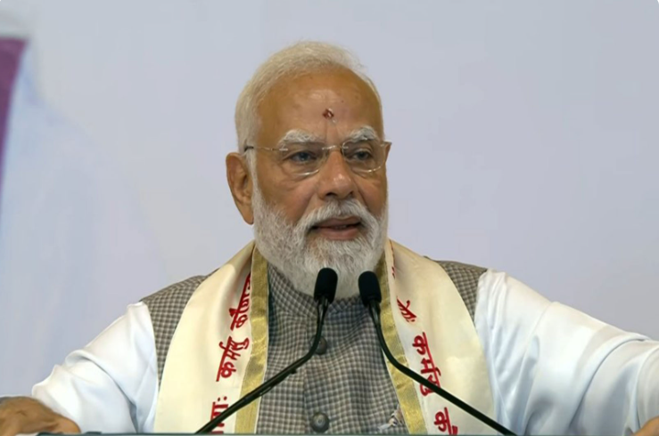 PM Modi praises societal strength at 'Art of Living' anniversary