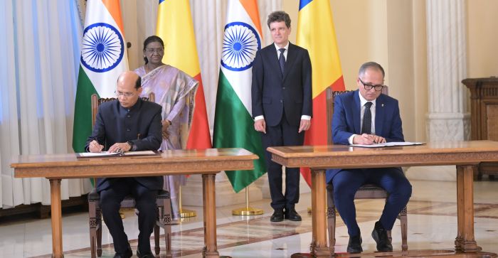 President discusses bilateral partnership with Romanian counterpart