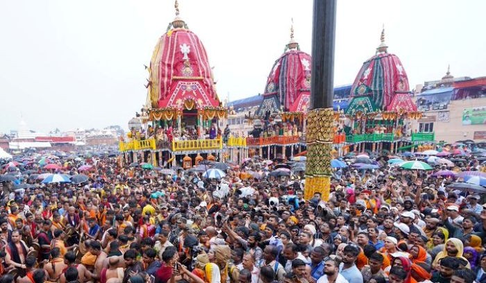 Stampede-like situation during Rath Yatra in Puri leaves 1 dead
