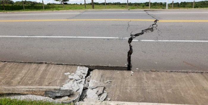 Powerful earthquake shakes Colombia and Ecuador