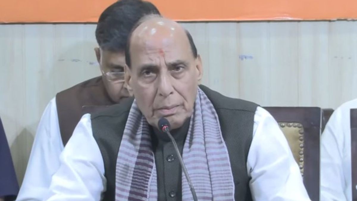 Conspiracy to grab power, Rajnath lists Cong's unforgivable crime