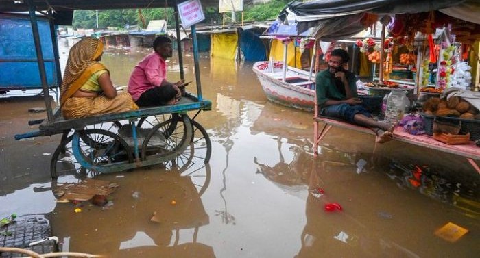 Heavy rain triggers flood in several MP districts