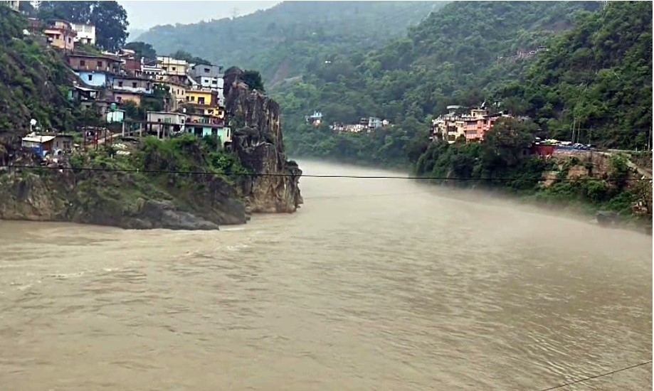 Heavy rain pushes Alaknanda above warning mark in Rudraprayag