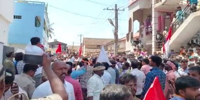 Karnataka: Protest outside Yediyurappa's home over reservation