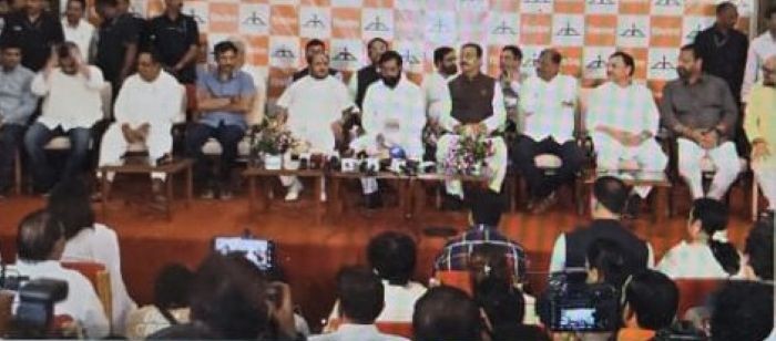 Maharashtra: 6 rebel Uddhav Sena MPs join Eknath Shinde camp