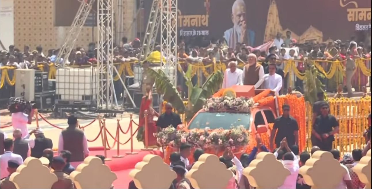 PM Modi offers prayers at Somnath Temple during Amrut Mahotsav