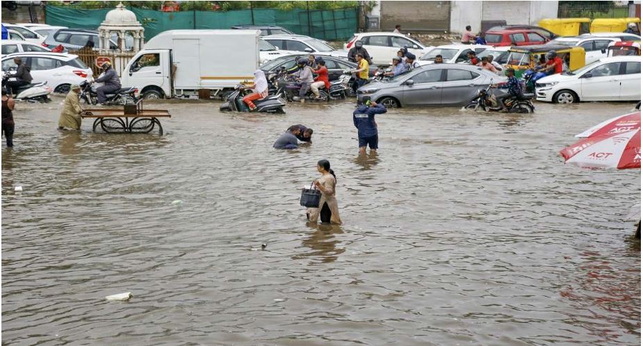 Atleast 4 dead, over 16,500 shifted as heavy rain batters Gujarat