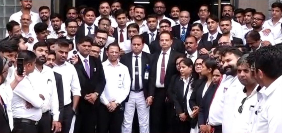 Gujarat HC amends circular, two-day lawyers’ strike ends