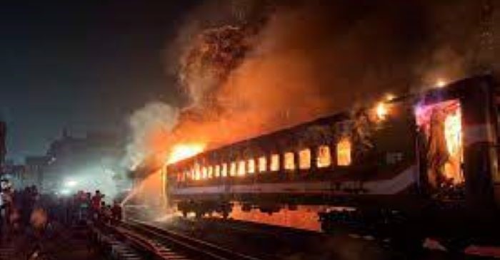 Fire erupts in Rajdhani Express coach near Ratlam, no casualties